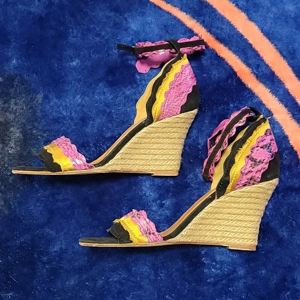 LANVIN Scalloped Snakeskin Suede Wedge Sandal Sz 37